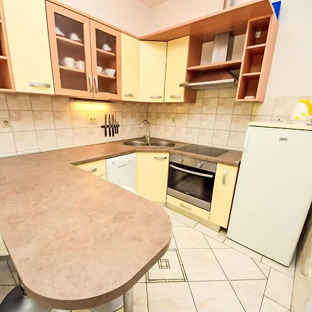 Lägenhet Pazanin-1 By Interhome Vinišće
